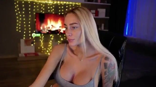 Karinka1 - Fingers And Fisting Her Tight Pussy Until She Squirts Alot Livestream