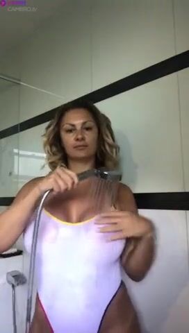 Swedish Milf Bella Fully Naked Shower