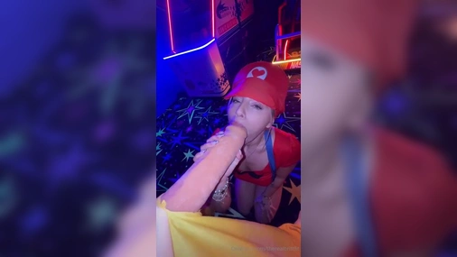 Therealbrittfit - Fucking Gigantic Dildo In Mario Cosplay