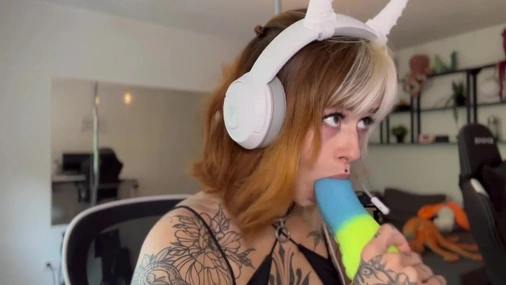 Sally Dinosaur Bizarre Throat Training With Dildos