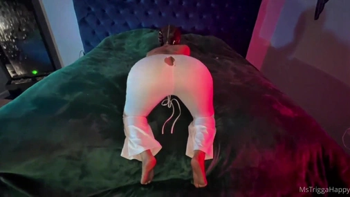 MsTriggaHappy Fat Pussy Split Open By BWC