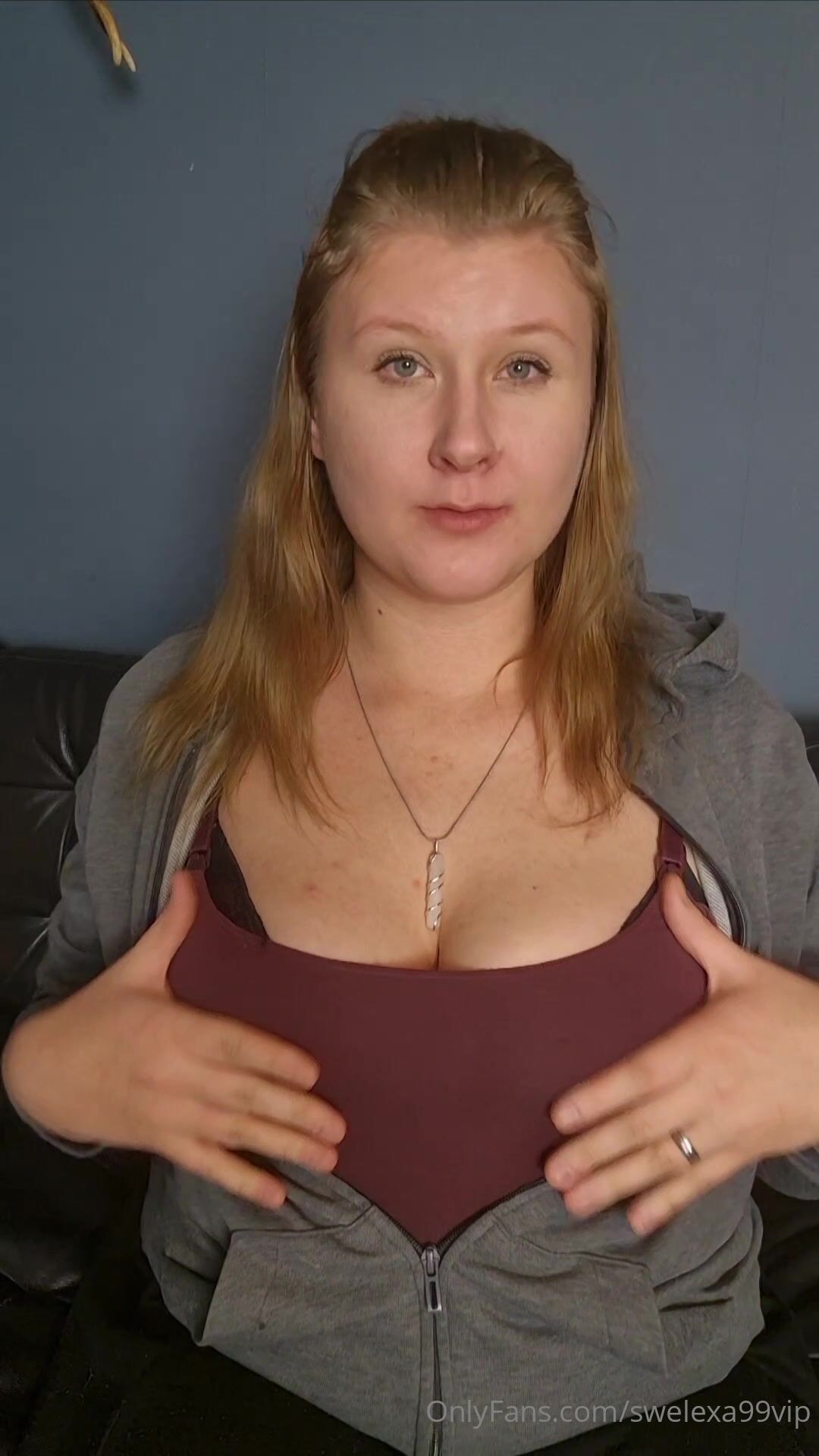 Swedish swelexa99 masturbates 4