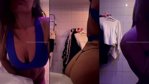 Die schwedische Tastylatina neckt im Badezimmer 2