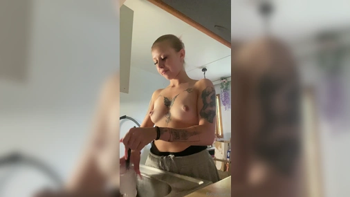 finnish  jadebeib naked in the kitchen making the dishes