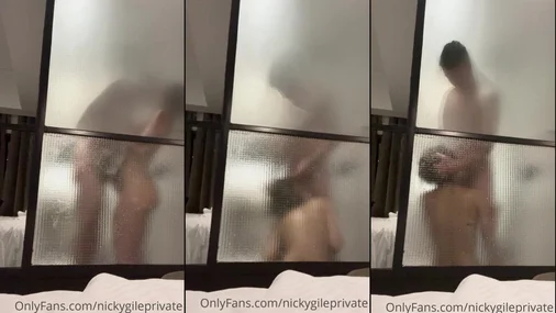 Nicky Gile – Suging og heit sex i dusjen