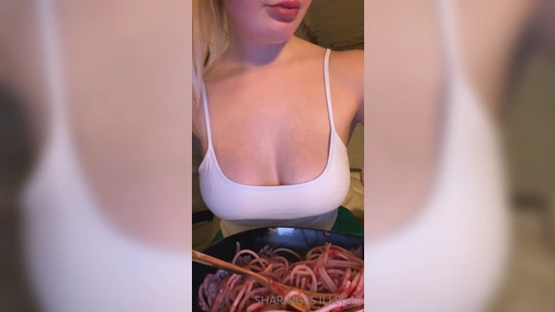 Norwegian Onlyfans Blonde Flashing Big Titties