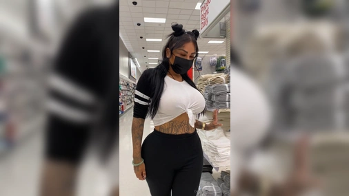 Brittanya Razavi Flashing In Public And Masturbates In Parking Lot