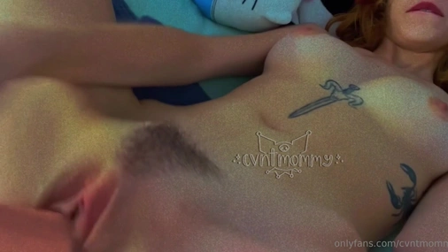 Cvntmommy Fucks Pussy With Dildo