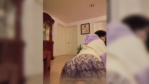 KittyMeichi Flashing Tits And Ass