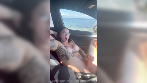 Infamousindica Drives To The Beach To Fuck Pussy With Dildo In The Car