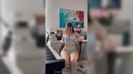 Mellooow Exclusive Masturbation Tape with Sextoys