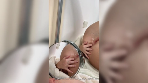 JuicyAlycia Anal Fingering With Mirror Play
