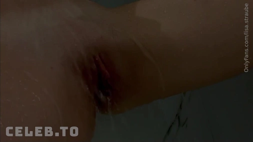 Lisa Straube Flashing Pussy in Shower