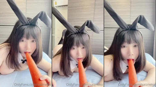 Kinky Bunny Saizneko med gulerod