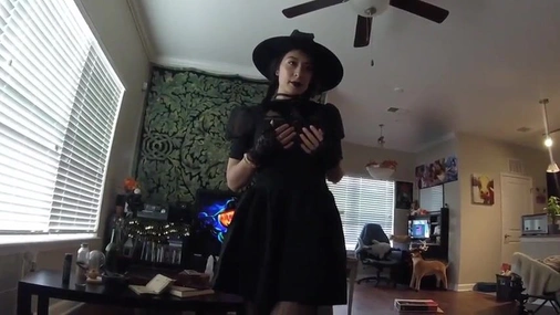Wicked Witch SexyFlowerWater Ready To Swallow Cumshot