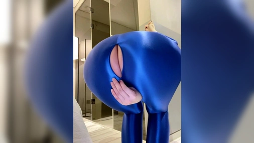 Xxapple Teasing In Sexy Dress