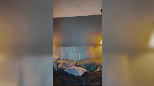 Anita_off Rides Dildo In The Bedroom