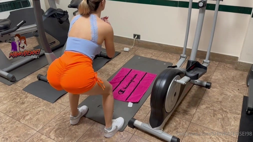 Shinratensei98 Secuced In The Gym To Give Handjob In Public POV