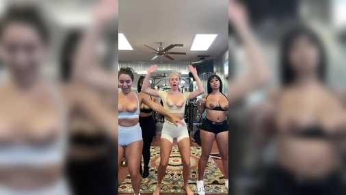 Mulan Hernandez Bouncing Tits With Friends In The Gym