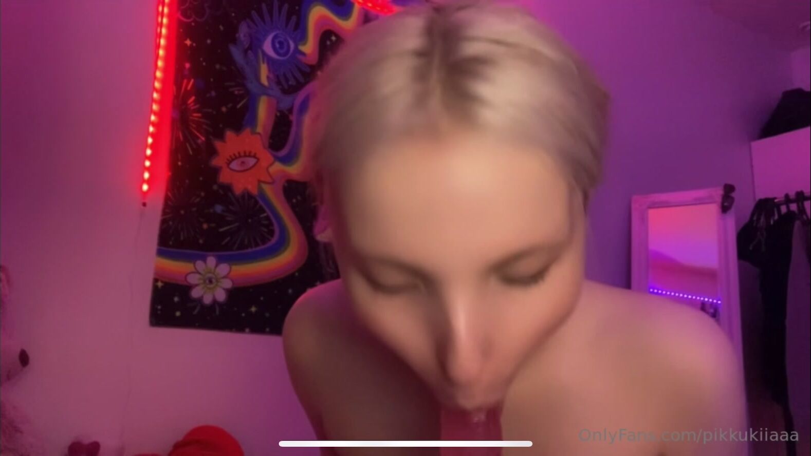 finnish onlyfans pikkukiiaaa sucking dildo