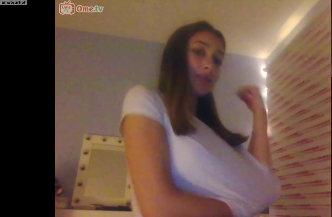 swedishbaddie on ometv using her hairbrush to fuck her pussy