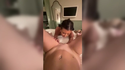 Swedish Alicia licks pussy