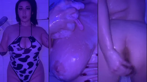 Rae Crush Mit Sexspielzeug unter der Dusche spielen