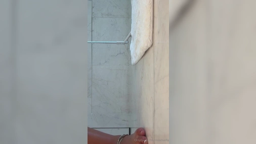 Mia Khalifa Nude Showering Livestream
