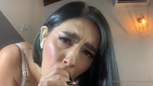 Amateur Brunette Little Susanna Face Close Up Dildo Blowjob