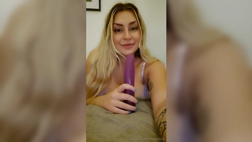 Swedish streamer Snowmixy sucking on a dildo