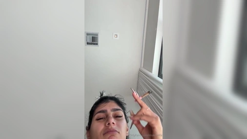 Mia Khalifa - Topless Showering On Livestream