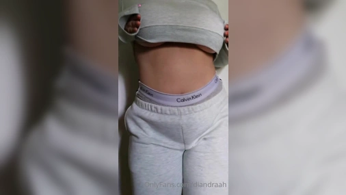 Finnish didi / diandraah69 teasing and playing with her huge tits