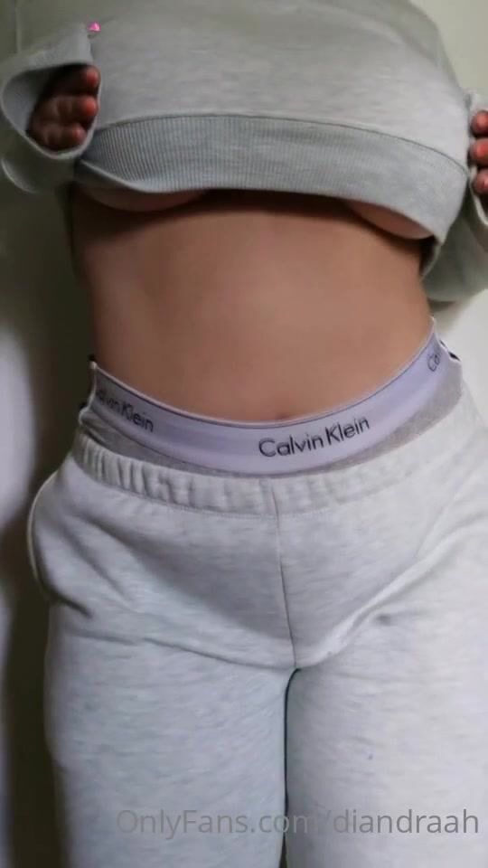Finnish didi / diandraah69 teasing and playing with her huge tits