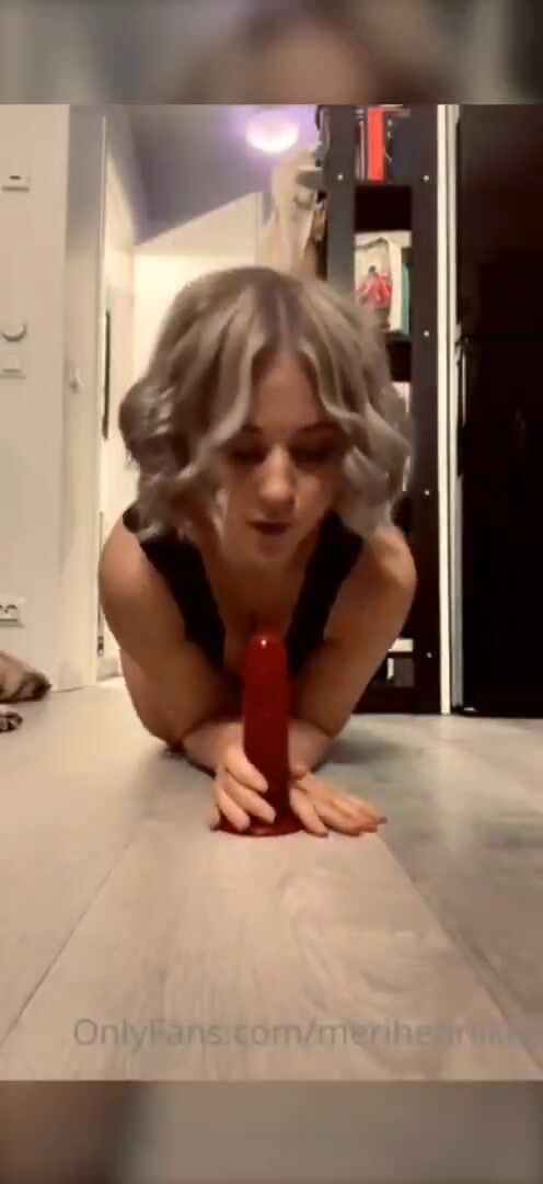 Finnish merihenriikka sucking and riding her dildo