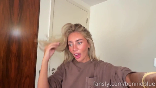 Bonnie Blue Fucking College Guy in Dorm Room