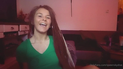 Norwegian Rasta Babe QueenSkyDive Shows Her TIght Naked  Body