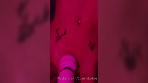 Norwegian Rasta Babe QueenSkyDive - Tied Up Magic Wand Pussy Play