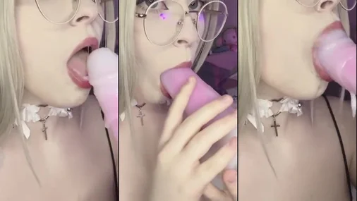 Die Finnin Blanka lutscht einen Dildo