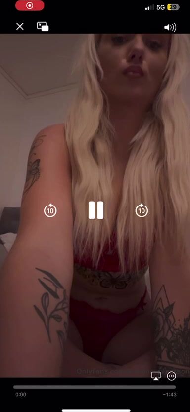 Josefine Svensson tits