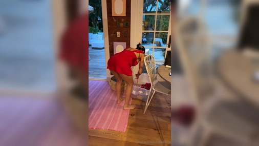 Mia Khalifa Giving Perfect Jerk Off Instructions