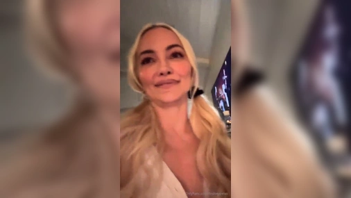 Lindsey Pelas 6th February Nude Showering Livestream