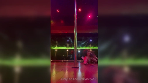 Divinity233 Live In Stip Club Dancing For Tips