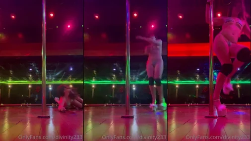 Divinity233 Live In Stip Club Dancing For Tips