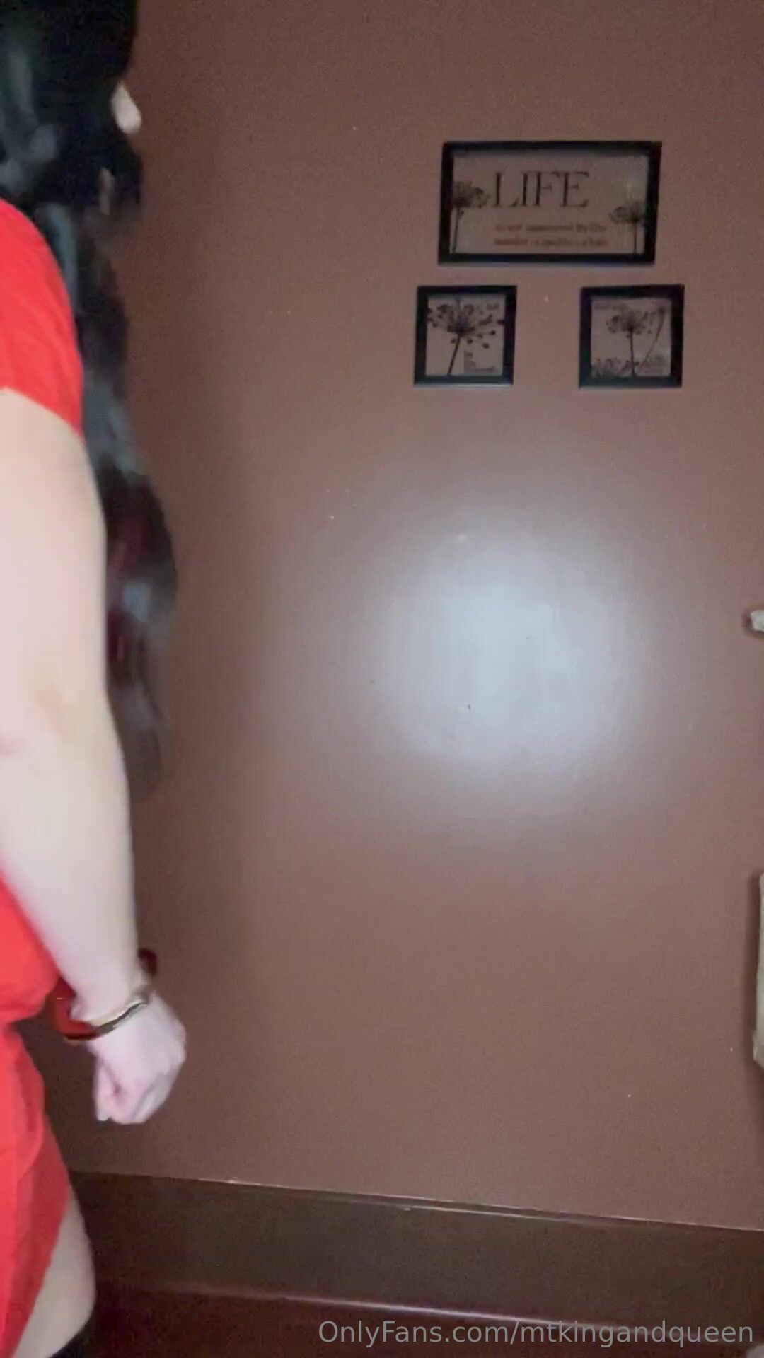 GracieNextDoor Jailed Slut Takes Facial From Guard