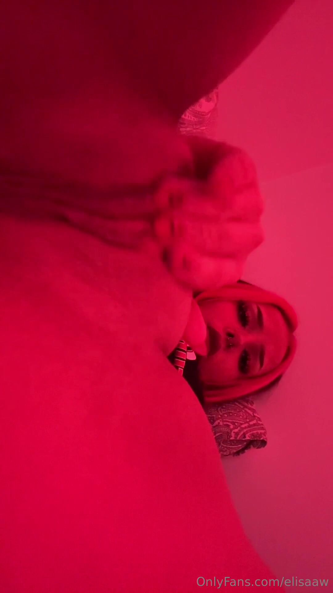 Finnish Elisaaw Pusst Bate Close-up