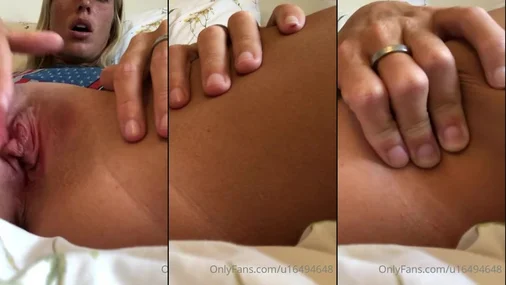 Beachbaby69 Masturbates With Pussy Close Up