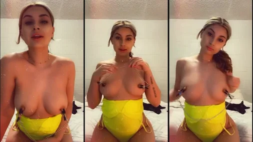 Angelbabebri Oben ohne mit Nippelklemmen