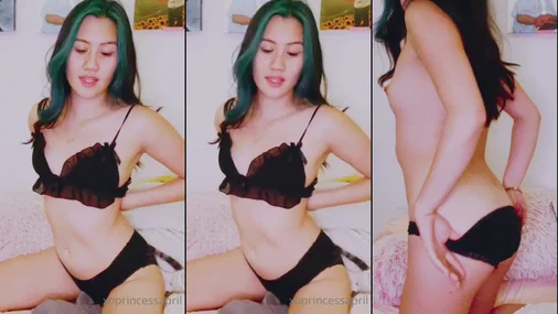 Princess April Striptease And Booty Shake