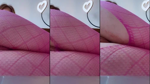 Charlottiie Onanerar med fingering i analen