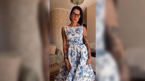 Sexy And Strict Lola Benvenutti